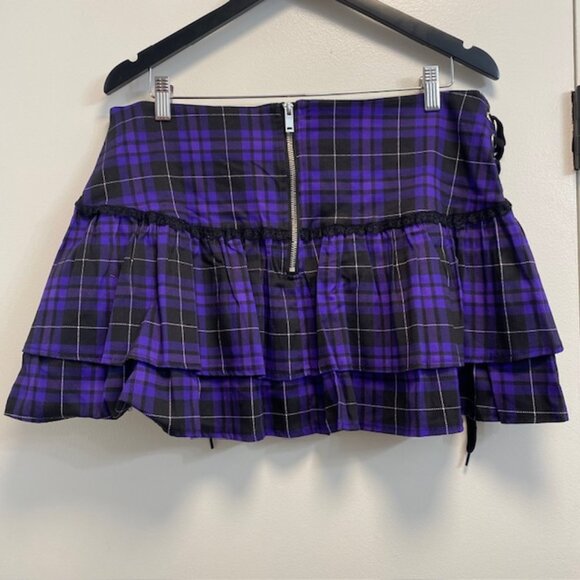 #DK177 -NWT - Dollskill Widow PLUS Black and Purple Plaid Lace Up Mini Skirt- 1X - Picture 2 of 6